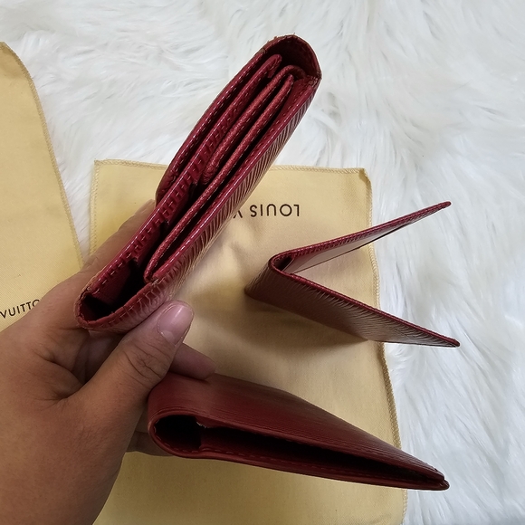 ❤️🎉HOST PICK🎉❤️Louis Vuitton Red Epi bundle (Rare! Good condition!) - Picture 14 of 17